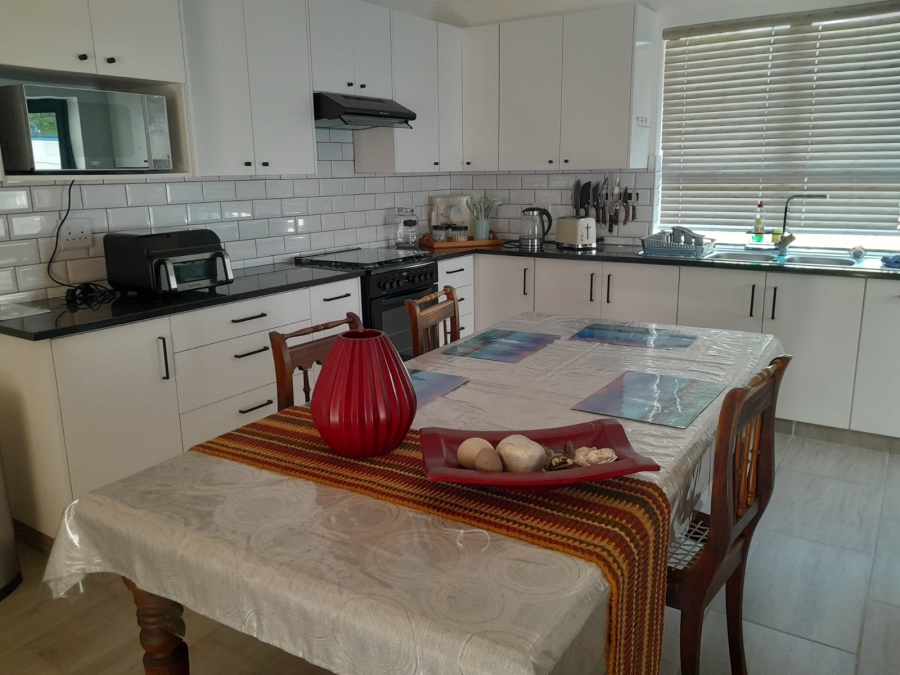 To Let 2 Bedroom Property for Rent in Stilbaai Wes Western Cape